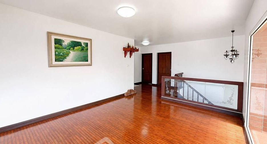 For rent 4 bedrooms house in Na Jomtien, Pattaya