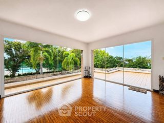 For rent 4 bedrooms house in Na Jomtien, Pattaya