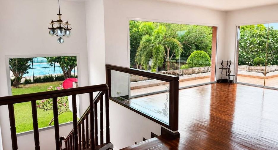 For rent 4 bedrooms house in Na Jomtien, Pattaya