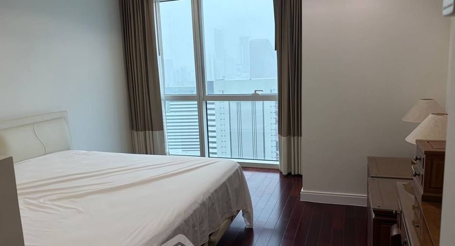 Wohnung zur Miete mit 3 Zimmer in Pathum Wan, Bangkok