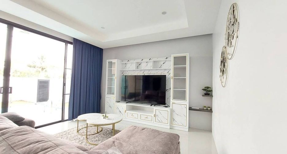 Villa en alquiler de 3 habitaciones en Bang Lamung, Chonburi