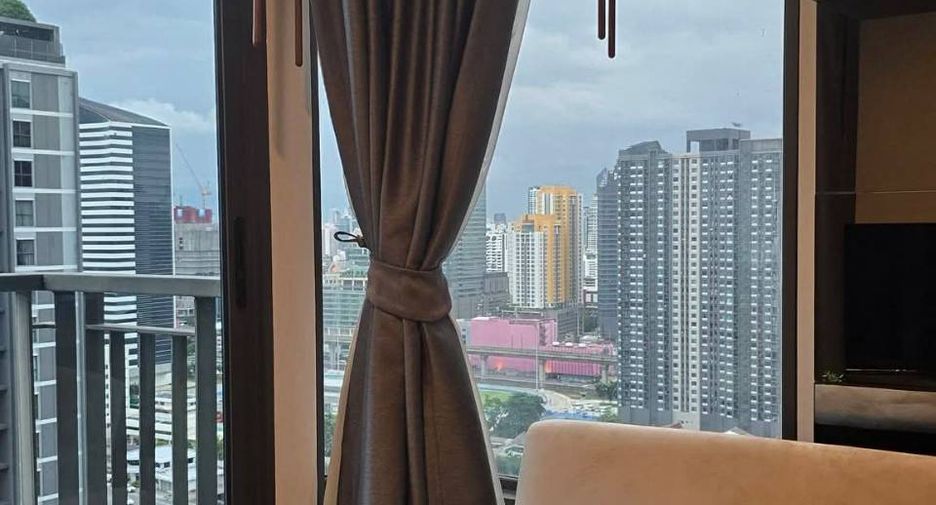 Condo en alquiler de 2 habitaciones en Huai Khwang, Bangkok
