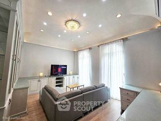 Casa adosada en alquiler de 3 habitaciones en Yan Nawa, Bangkok