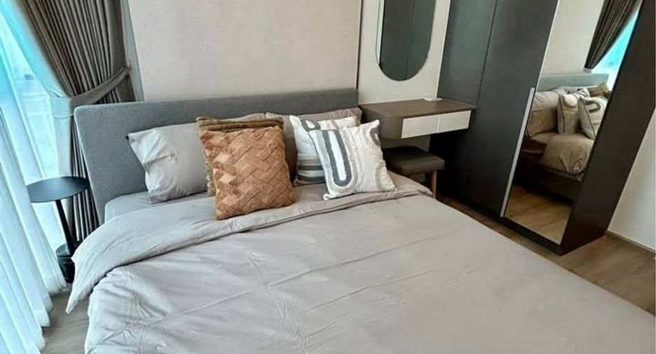 For rent 2 bedrooms condo in Huai Khwang, Bangkok
