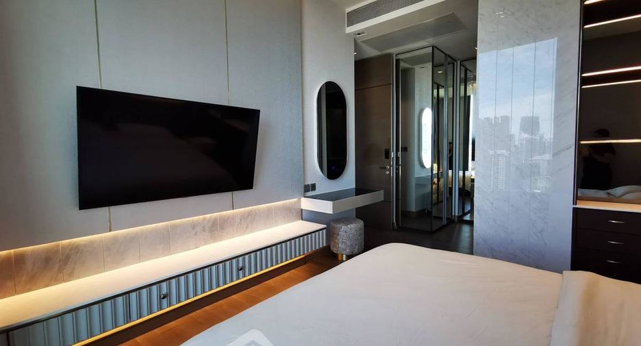 For rent 2 bedrooms condo in Pathum Wan, Bangkok