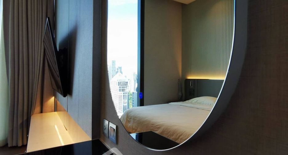 For rent 2 bedrooms condo in Pathum Wan, Bangkok