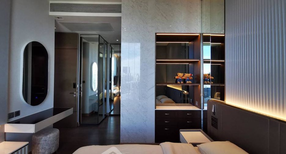 For rent 2 bedrooms condo in Pathum Wan, Bangkok