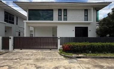 For rent 3 bedrooms house in Lat Krabang, Bangkok