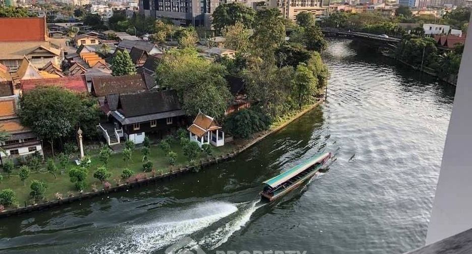 For rent 2 bedrooms condo in Watthana, Bangkok