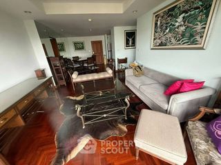 For rent 2 bedrooms condo in Yan Nawa, Bangkok