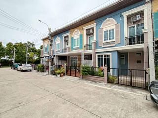 For sale 4 bedrooms townhouse in Bang Phli, Samut Prakan