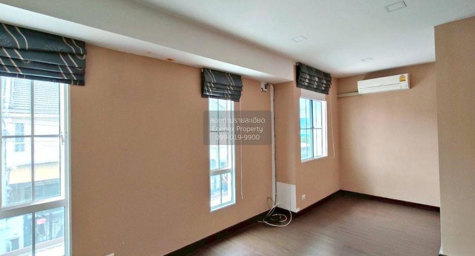 For sale 3 bedrooms townhouse in Bang Phli, Samut Prakan