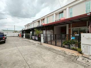 For sale 3 bedrooms townhouse in Bang Phli, Samut Prakan