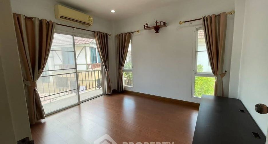 Casa en venta de 3 habitaciones en Si Racha, Chonburi