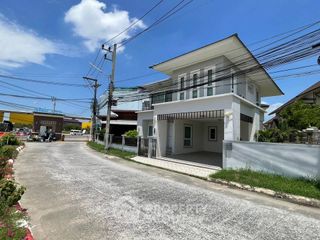 Casa en venta de 3 habitaciones en Si Racha, Chonburi
