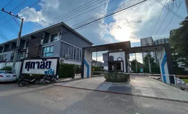 For rent 4 bedrooms townhouse in Mueang Chiang Mai, Chiang Mai
