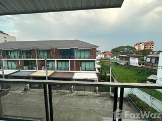 For rent 4 bedrooms townhouse in Mueang Chiang Mai, Chiang Mai