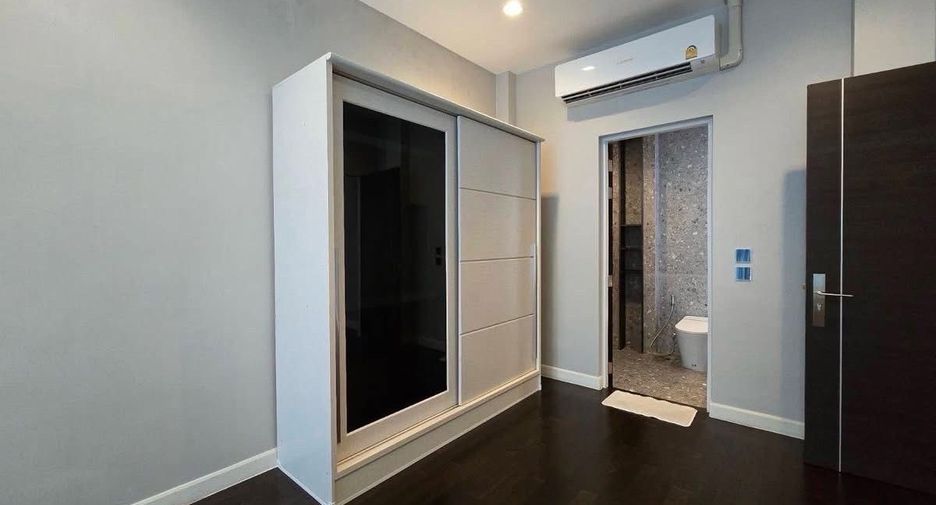 For rent 4 bedrooms house in Suan Luang, Bangkok