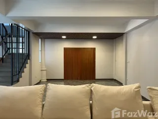 Аренда 4 спальни таунхаус в Кхлонг Тоеи, Бангкок
