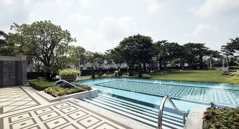 Casa en venta de 5 habitaciones en Bang Phli, Samut Prakan