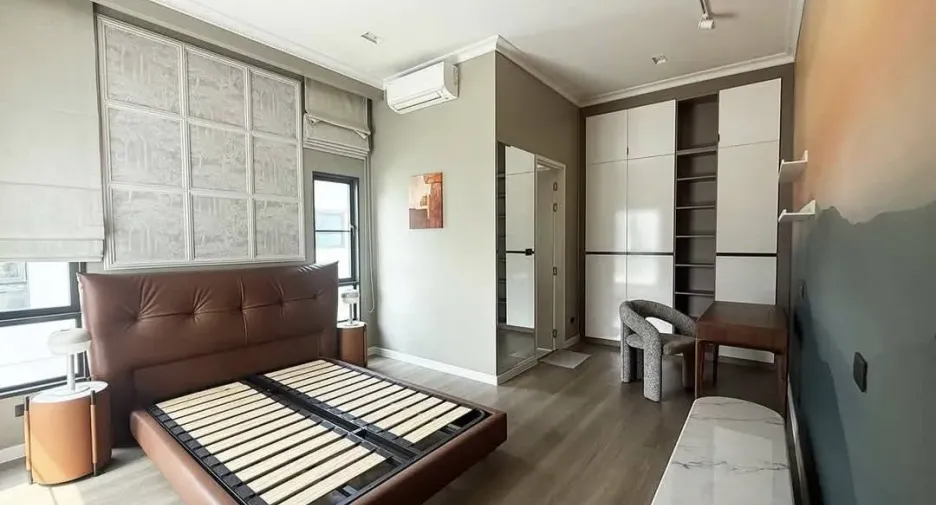 Casa en venta de 5 habitaciones en Bang Phli, Samut Prakan