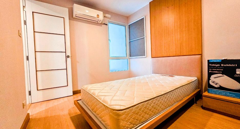 For rent 2 bedrooms condo in Watthana, Bangkok