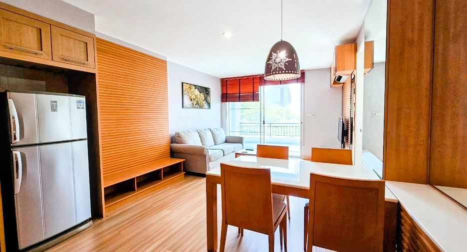 For rent 2 bedrooms condo in Watthana, Bangkok