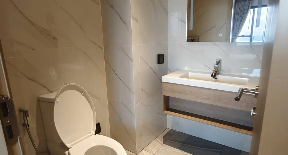 For sale 1 bed condo in Bang Lamung, Chonburi