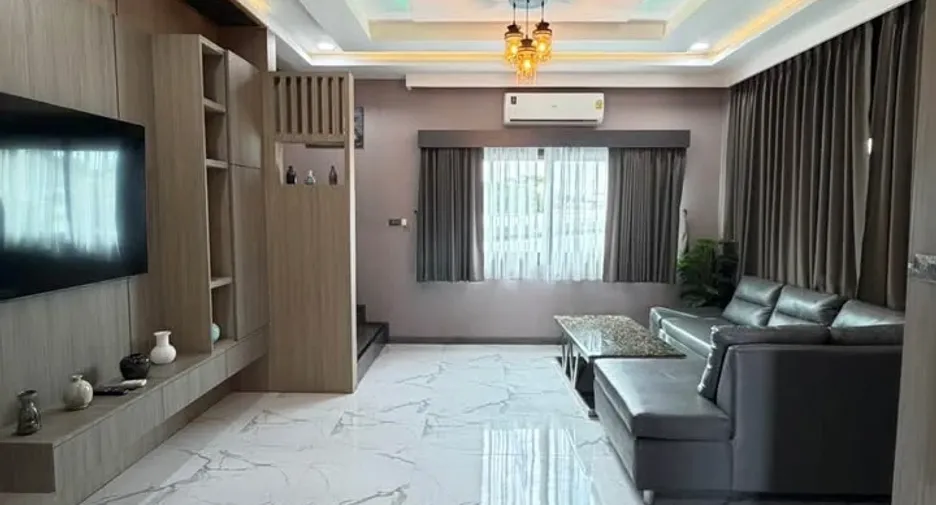 出售 6 卧室 别墅 在 Bang Lamung, Chon Buri