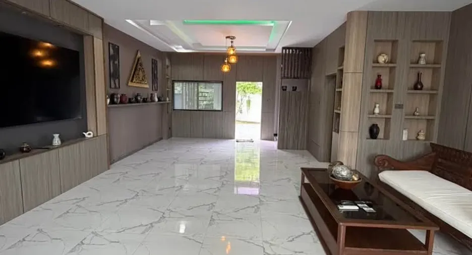 出售 6 卧室 别墅 在 Bang Lamung, Chon Buri