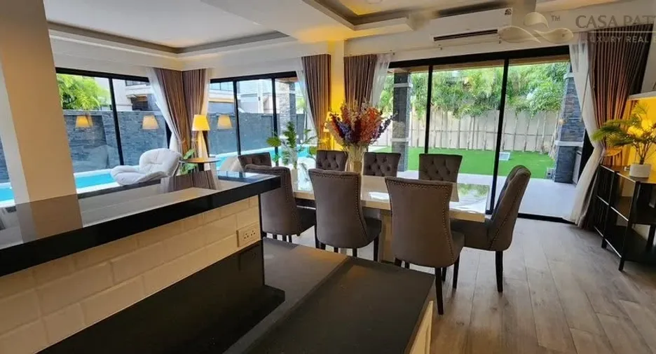Villa en alquiler de 5 habitaciones en Bang Lamung, Chonburi