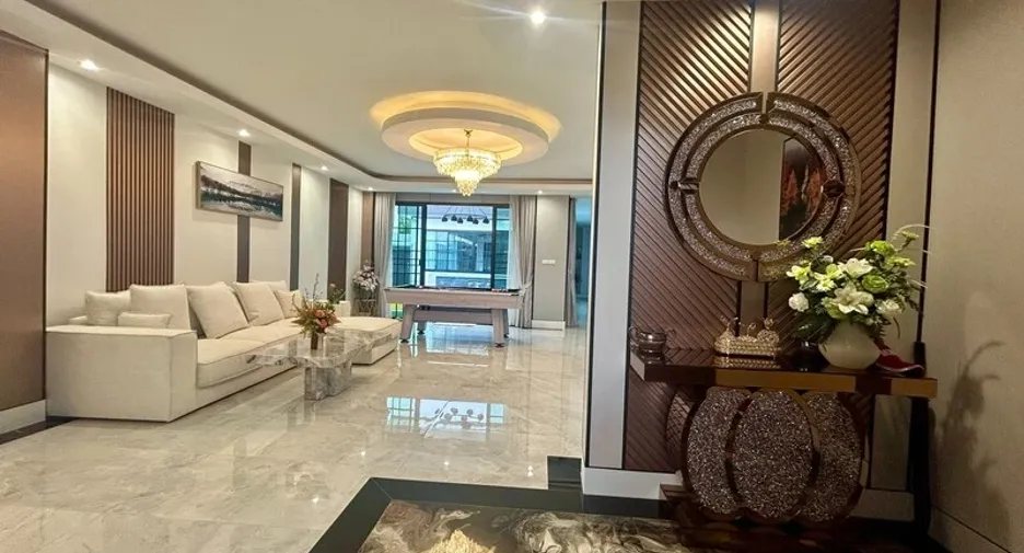 Villa en alquiler de 3 habitaciones en Bang Lamung, Chonburi