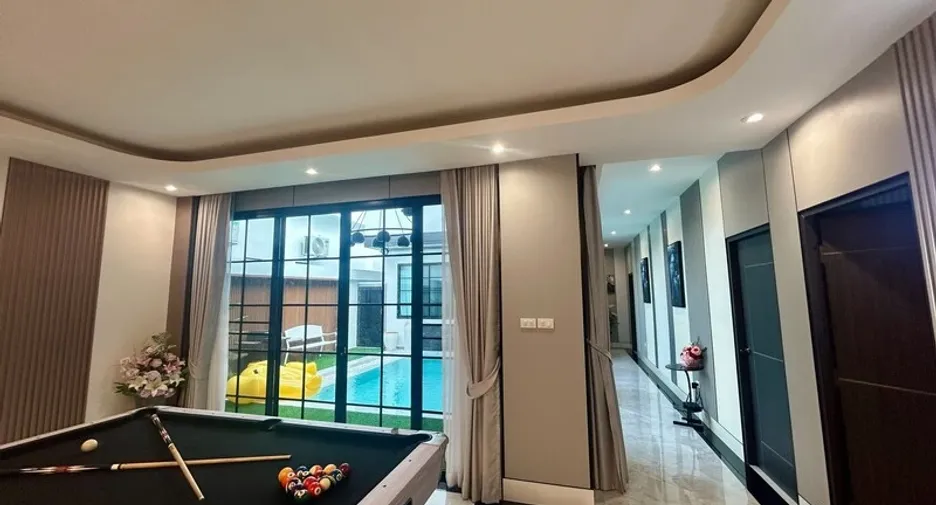 Villa en alquiler de 3 habitaciones en Bang Lamung, Chonburi