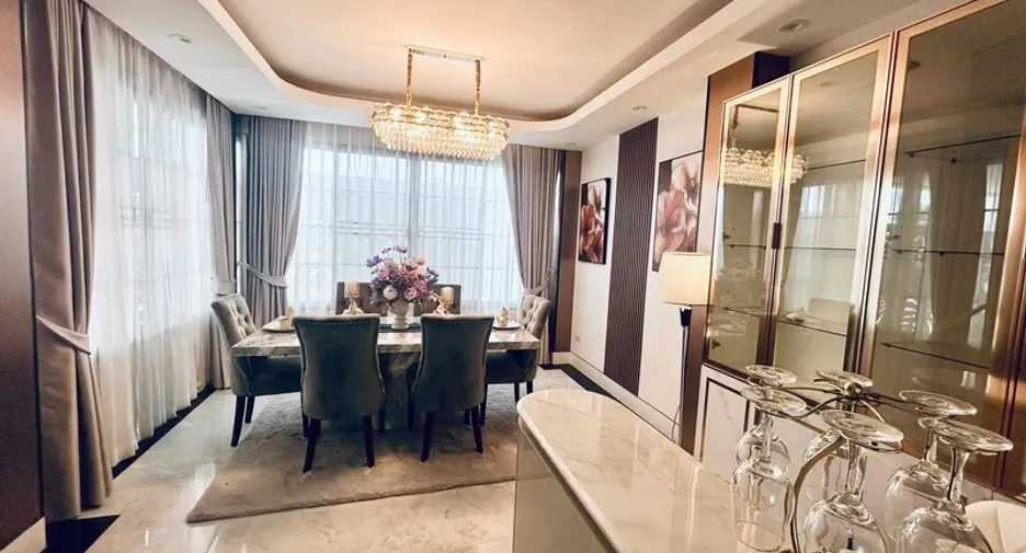 Villa en alquiler de 3 habitaciones en Bang Lamung, Chonburi