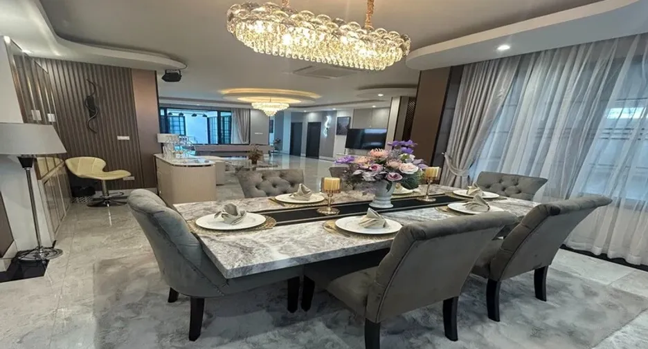Villa en alquiler de 3 habitaciones en Bang Lamung, Chonburi