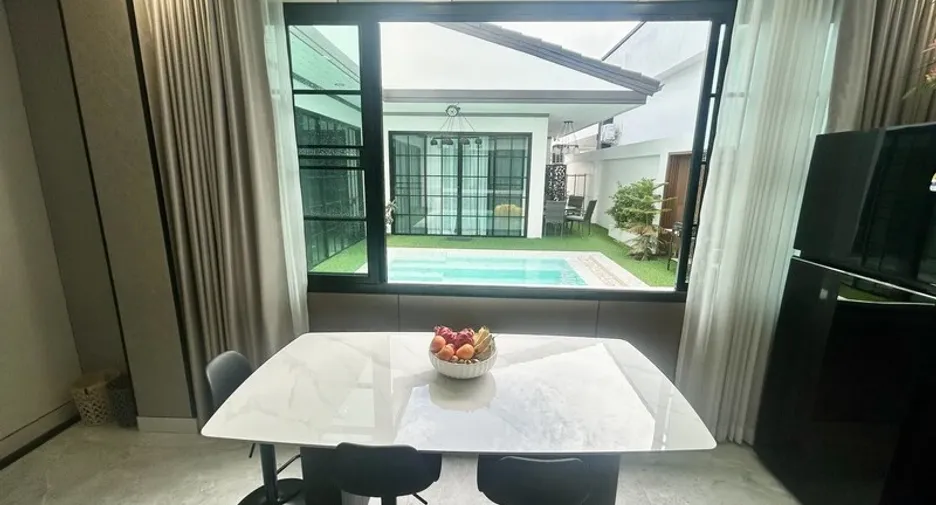 Villa en alquiler de 3 habitaciones en Bang Lamung, Chonburi