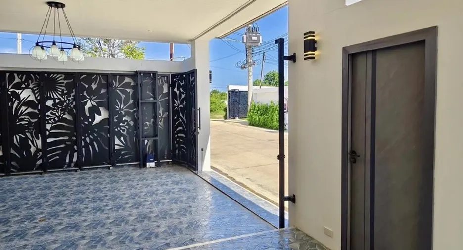 Villa en alquiler de 3 habitaciones en Bang Lamung, Chonburi