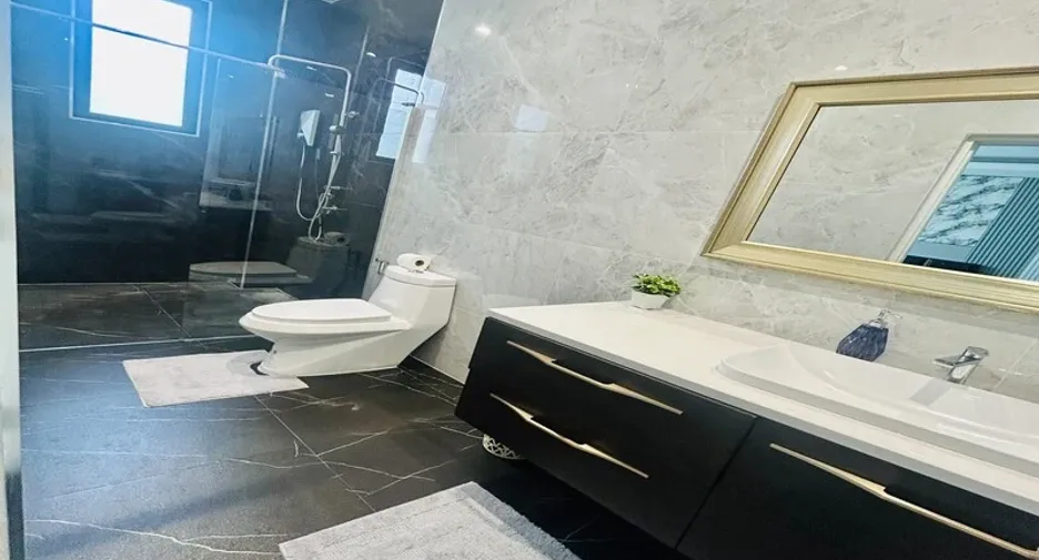 Villa en alquiler de 3 habitaciones en Bang Lamung, Chonburi