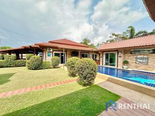 Casa en alquiler de 6 habitaciones en Bang Lamung, Chonburi
