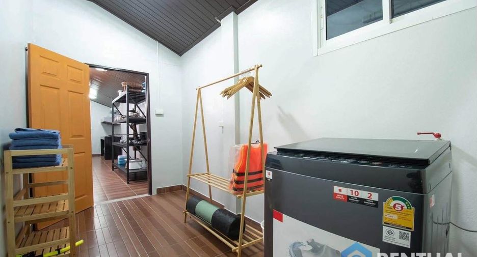 Casa en alquiler de 6 habitaciones en Bang Lamung, Chonburi