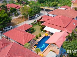 Casa en alquiler de 6 habitaciones en Bang Lamung, Chonburi