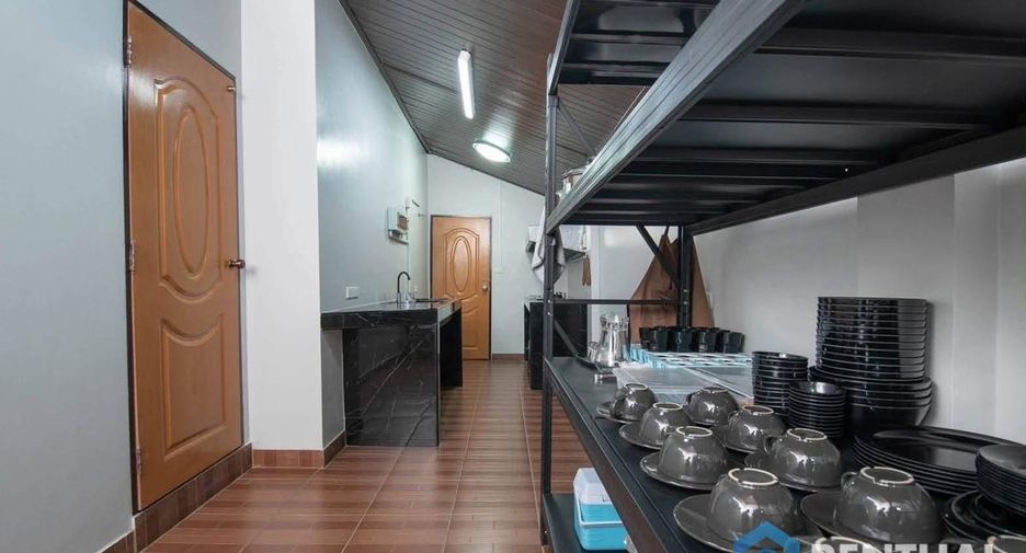 Casa en alquiler de 6 habitaciones en Bang Lamung, Chonburi