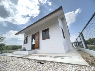For sale 2 bedrooms house in Mueang Nakhon Sawan, Nakhon Sawan