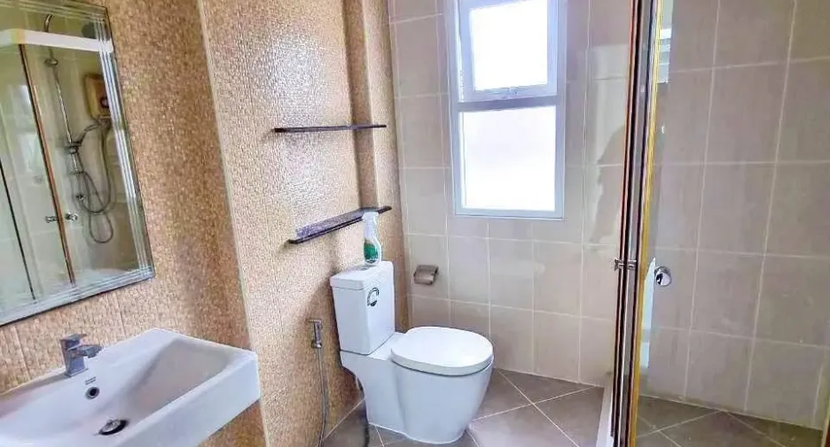 For sale 3 ベッドルーム house in Sam Phran, Nakhon Pathom