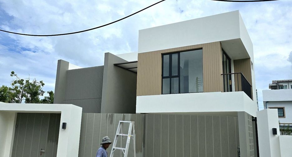 For sale 4 bedrooms villa in Mueang Phuket, Phuket