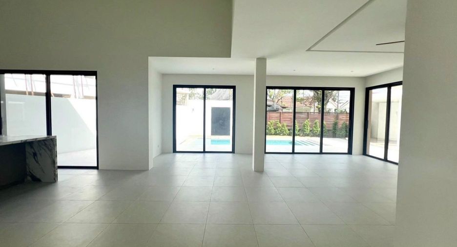 For sale 4 bedrooms villa in Mueang Phuket, Phuket
