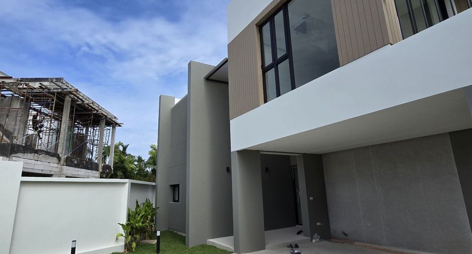 For sale 4 bedrooms villa in Mueang Phuket, Phuket