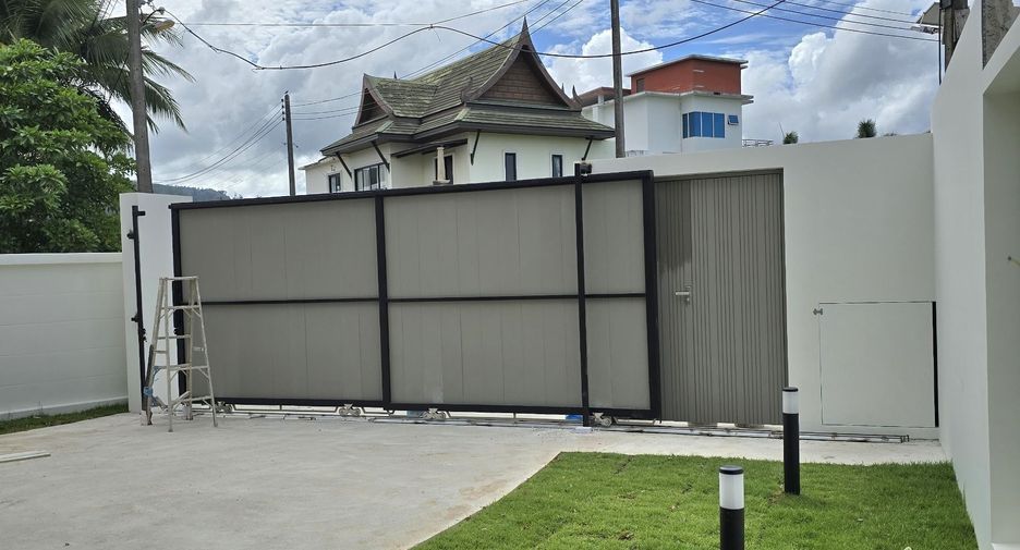 For sale 4 bedrooms villa in Mueang Phuket, Phuket