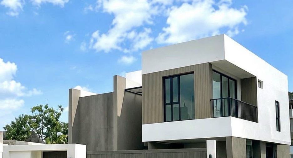For sale 4 bedrooms villa in Mueang Phuket, Phuket