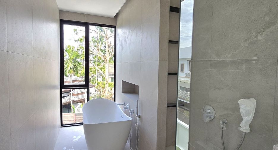 For sale 4 bedrooms villa in Mueang Phuket, Phuket